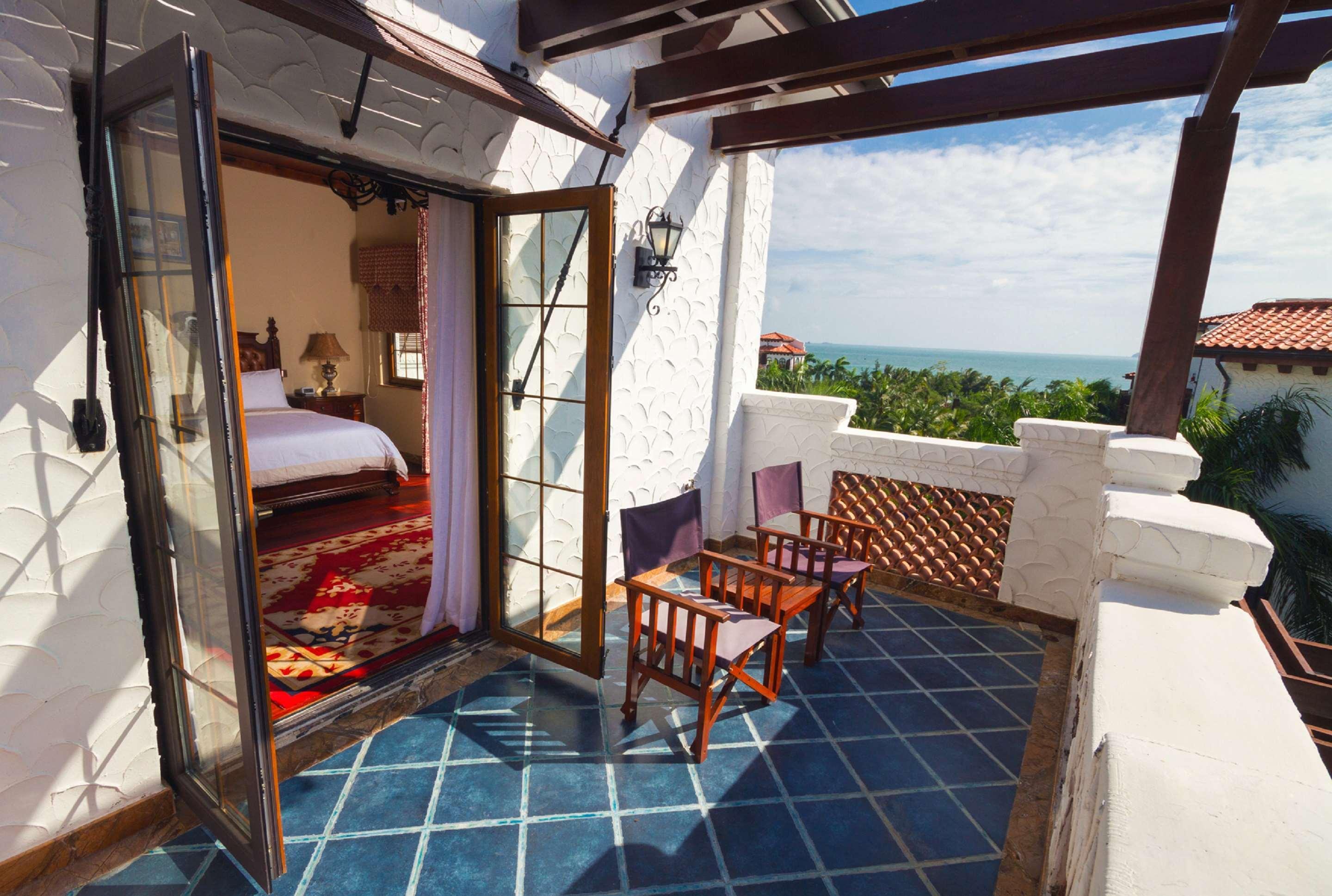 Best Western Premier International Resort Hotel Санья Экстерьер фото