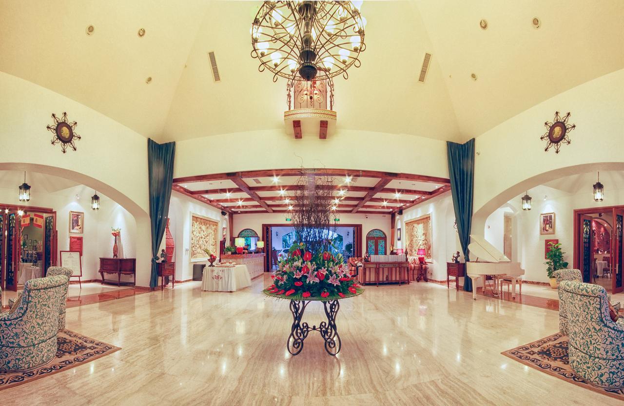 Best Western Premier International Resort Hotel Санья Экстерьер фото